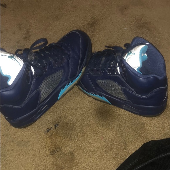 Air Jordan 5 (Pre-Grape) - Picture 2 of 4